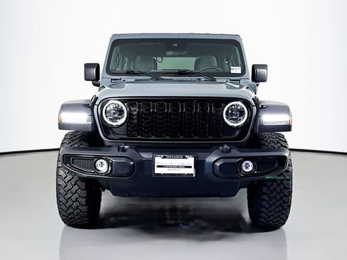 Used 2025 Jeep Wrangler Willys image 2