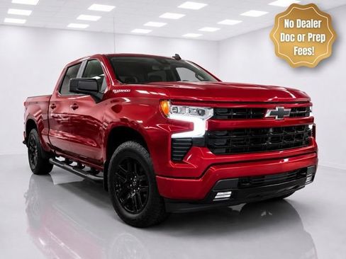 Used 2024 Chevrolet Silverado 1500 RST w/ Convenience Package II AWD/4WD image 2