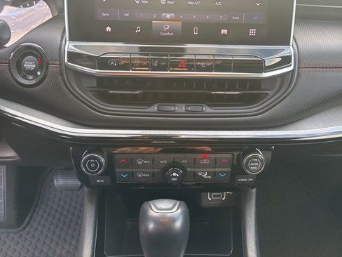 Used 2023 Jeep Compass Trailhawk image 30