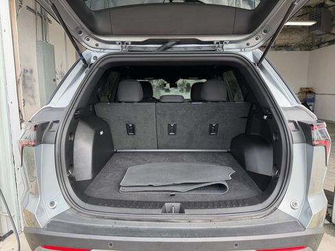 Used 2025 Chevrolet Equinox LT image 30