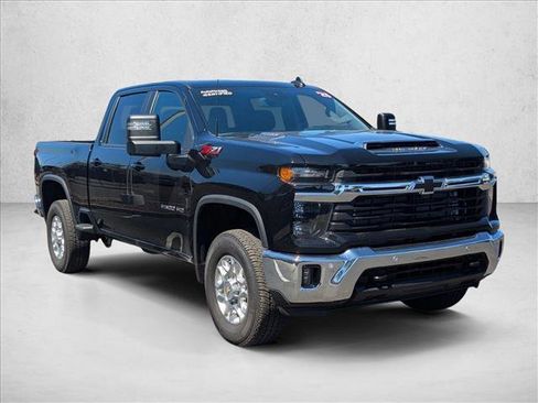 Used 2025 Chevrolet Silverado 2500 LT w/ All Star Edition image 3