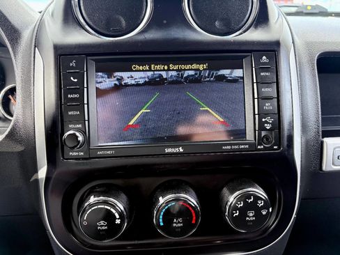 Used 2014 Jeep Compass Latitude image 16