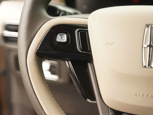 Used 2022 Lincoln Corsair Reserve w/ Equipment Group 201A FWD image 23