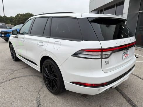 Used 2025 Lincoln Aviator Reserve w/ Equipment Group 201A image 5