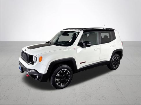 Used 2023 Jeep Renegade Trailhawk w/ Trailer Tow Group AWD/4WD image 2