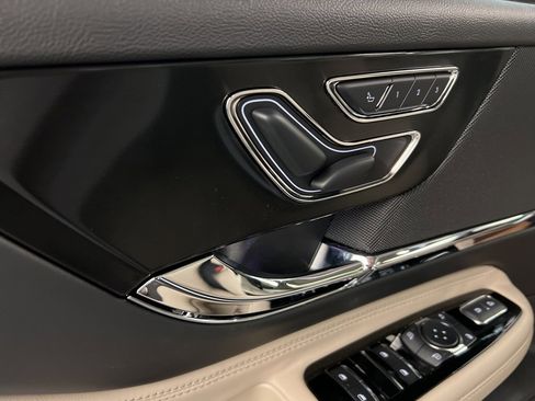 Used 2025 Lincoln Corsair Grand Touring w/ Equipment Group 302A image 27