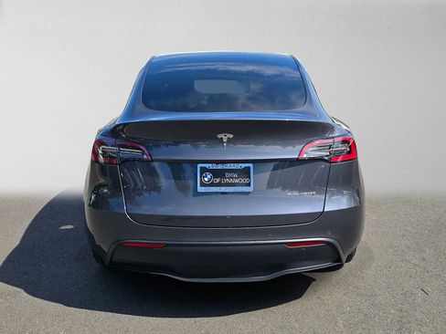 Used 2021 Tesla Model Y Long Range AWD/4WD image 4