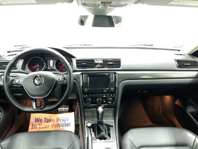 Used 2018 Volkswagen Passat 3.6 SEL Premium FWD image 14