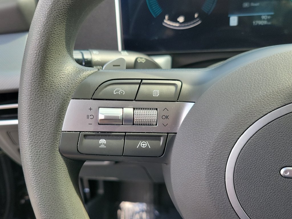 Used 2025 Hyundai Sonata SEL FWD image 17