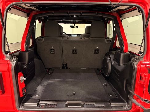 Used 2022 Jeep Wrangler Unlimited Sport AWD/4WD image 9