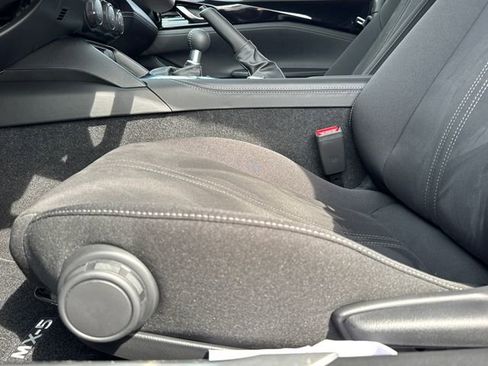 New 2026 MAZDA MX-5 Miata Club w/ Interior Package RWD image 11