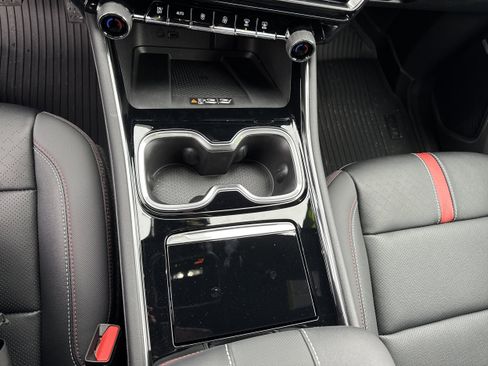 New 2026 Chevrolet Traverse RS w/ LPO, Floor Liner Package image 8