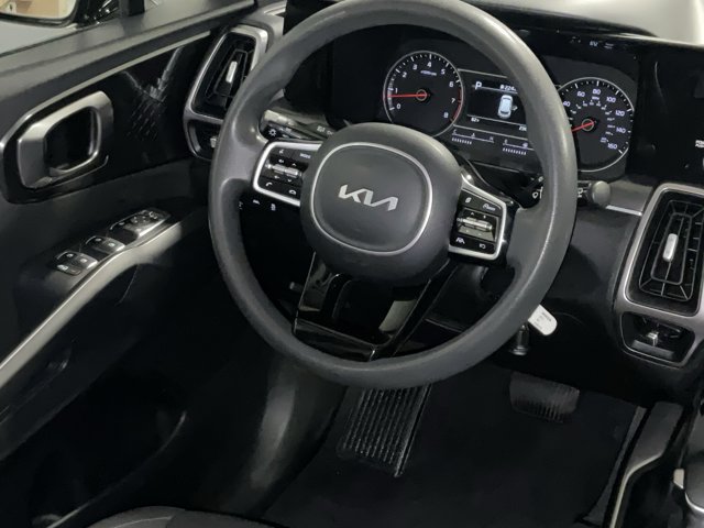 Used 2023 Kia Sorento LX FWD image 10