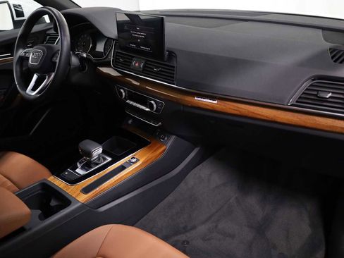 Used 2023 Audi Q5 2.0T Premium w/ Convenience Package image 6