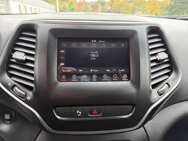 Used 2019 Jeep Cherokee Latitude Plus AWD/4WD image 20