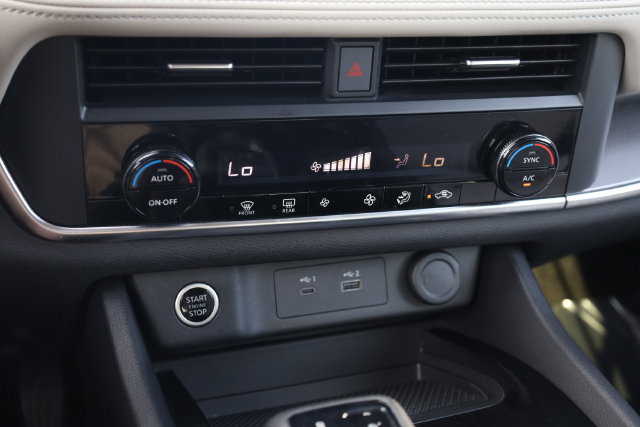 Used 2023 Nissan Rogue SV FWD image 23