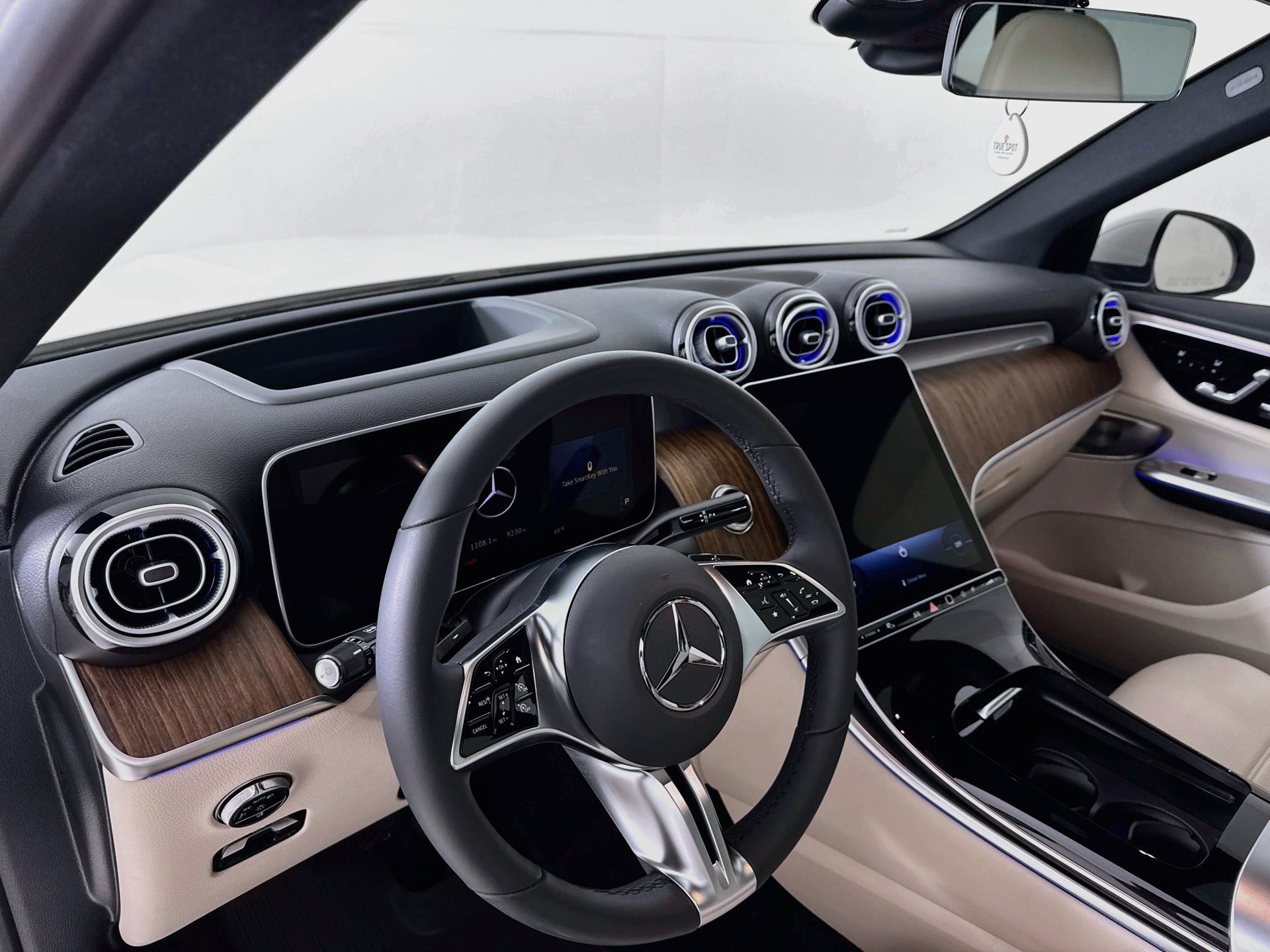 Certified 2026 Mercedes-Benz GLC 300 image 10