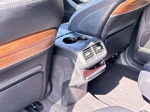 Used 2024 Mercedes-Benz GLS 580 4MATIC image 23