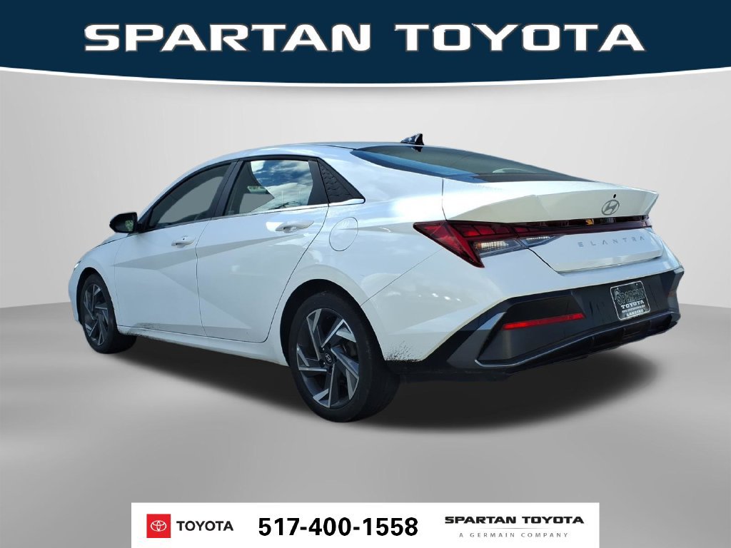 Used 2025 Hyundai Elantra SEL FWD image 10