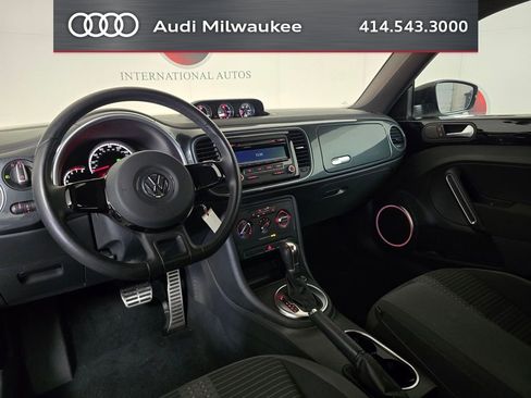Used 2013 Volkswagen Beetle 2.0T FWD image 17