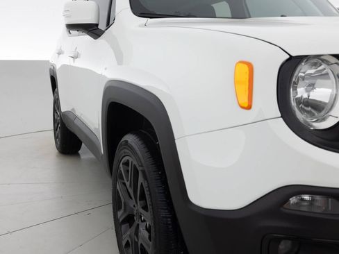 Used 2018 Jeep Renegade Altitude w/ UConnect 8.4 Nav Group AWD/4WD image 11