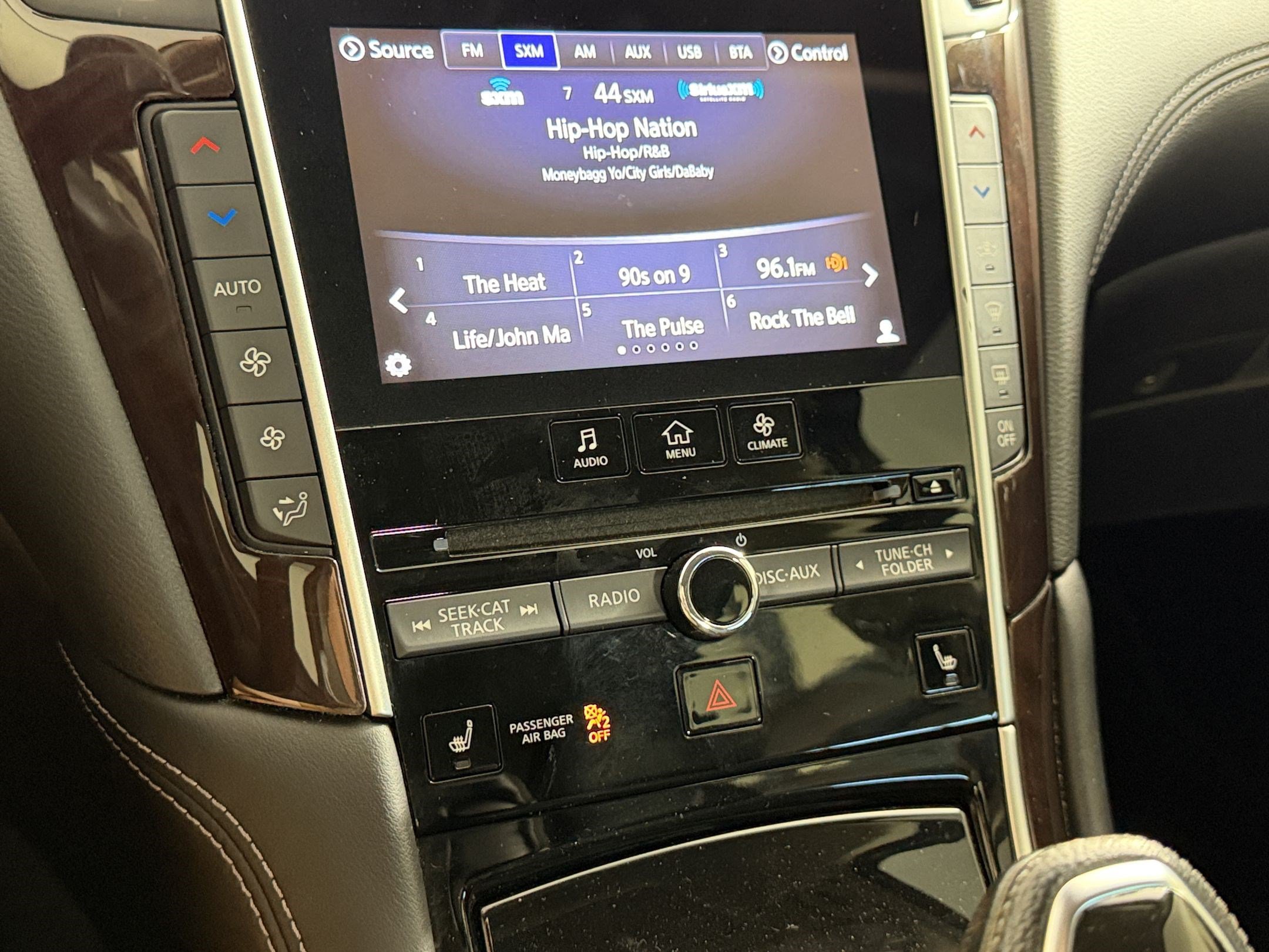 Used 2018 INFINITI Q50 Luxe w/ Essential Package (3.0T Luxe) AWD/4WD image 21