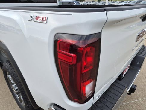 New 2026 GMC Sierra 2500 SLE AWD/4WD image 7