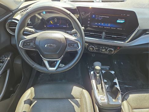 Used 2025 Chevrolet Trax ACTIV image 18