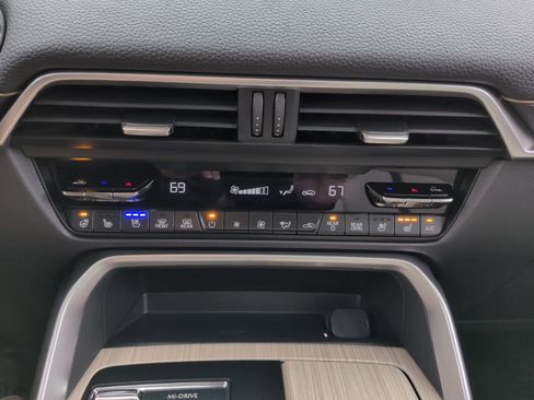 New 2026 MAZDA CX-90 Plug-In Hybrid w/Premium Sport AWD/4WD image 33
