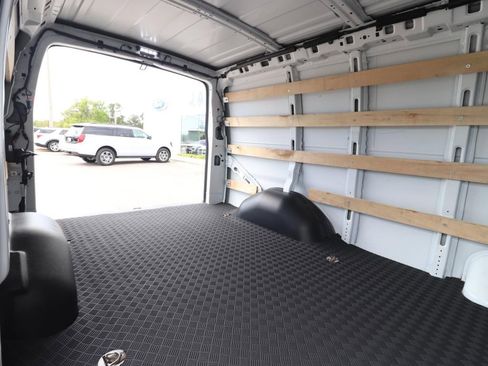 Used 2024 GMC Savana 2500 w/ Driver Convenience Package image 16