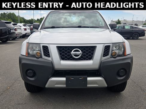 Used 2014 Nissan Xterra X AWD/4WD image 2
