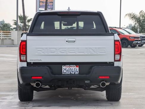 Used 2025 Honda Ridgeline Black Edition image 7