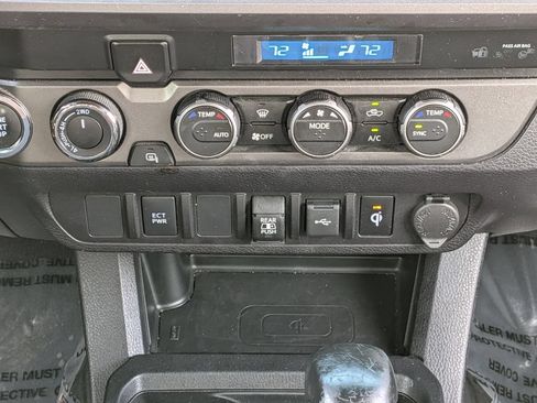 Used 2022 Toyota Tacoma TRD Off-Road AWD/4WD image 29