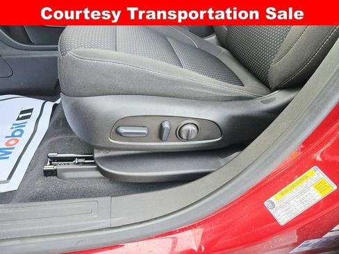 Used 2023 GMC Acadia SLE w/ Driver Convenience Package FWD image 38