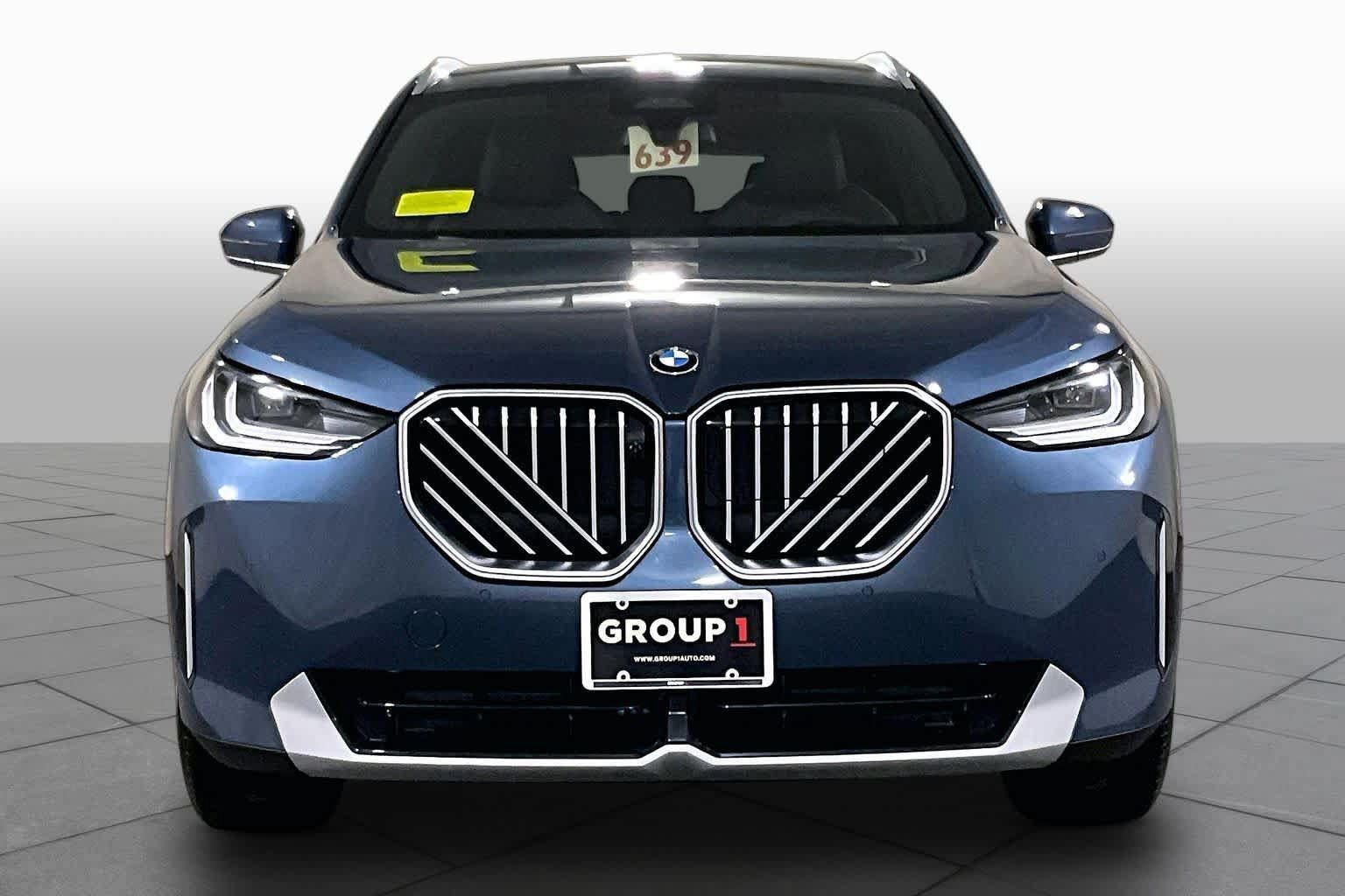 Used 2025 BMW X3 xDrive30i w/ Premium Package AWD/4WD image 3