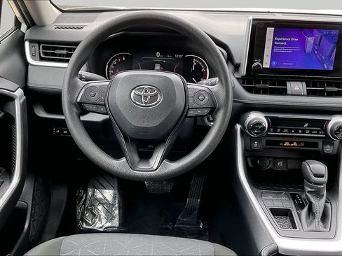 Used 2024 Toyota RAV4 XLE FWD image 6