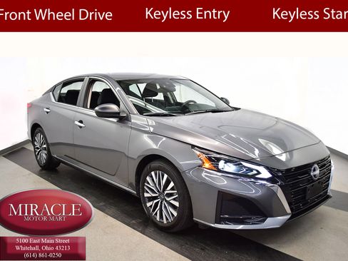 Used 2025 Nissan Altima 2.5 SV FWD image 1