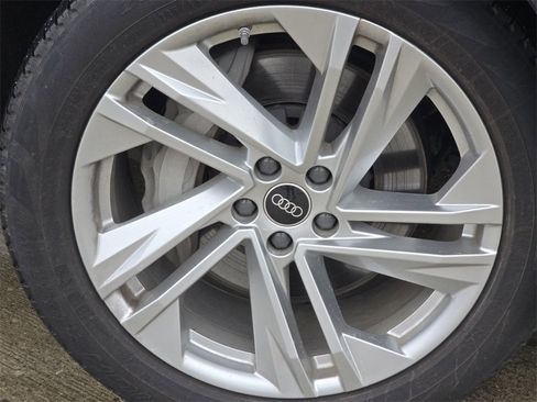 Used 2022 Audi Q7 3.0T Premium Plus image 9