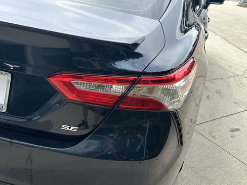 Used 2018 Toyota Camry SE w/ Convenience Package FWD image 11