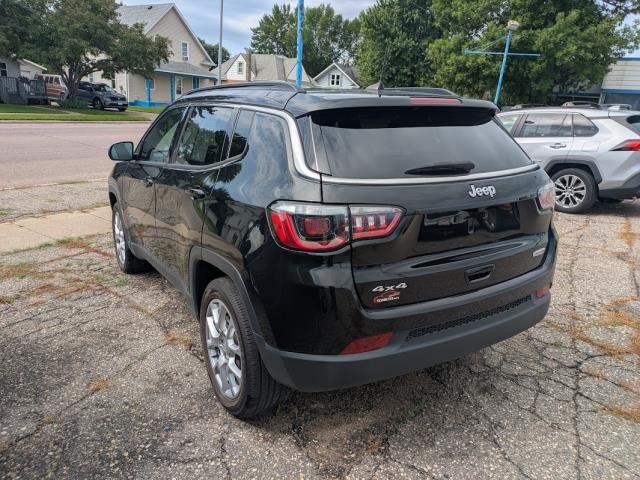 Used 2023 Jeep Compass Latitude AWD/4WD image 2