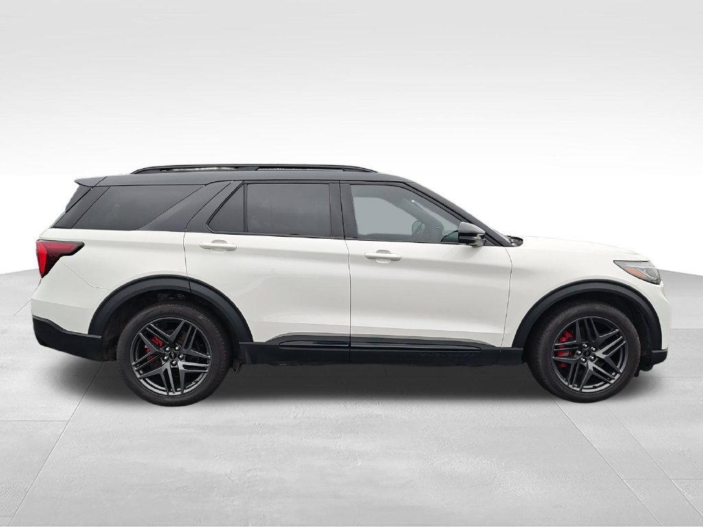 Used 2025 Ford Explorer ST AWD/4WD image 6