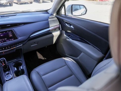 Used 2022 Cadillac XT4 Luxury image 27