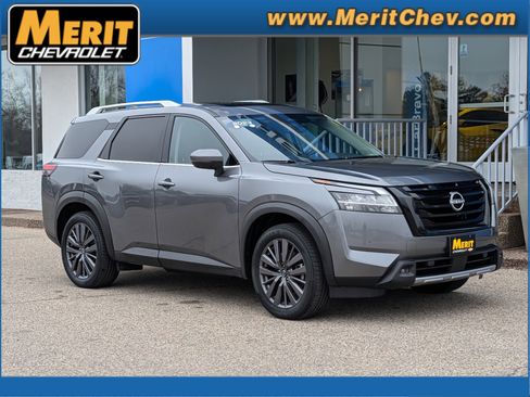 Used 2023 Nissan Pathfinder SL w/ SL Premium Package AWD/4WD image 1