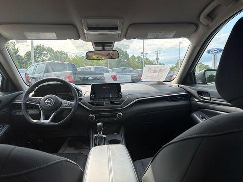 Used 2026 Nissan Altima 2.5 SV FWD image 13