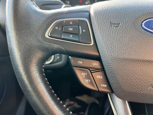 Used 2017 Ford Escape Titanium image 23