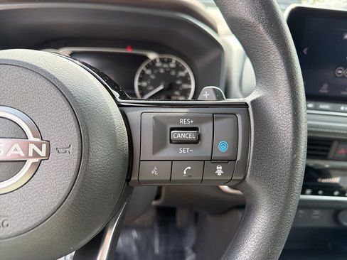 Used 2023 Nissan Rogue SV FWD image 23