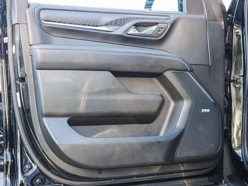 Used 2024 GMC Yukon XL Denali AWD/4WD image 26