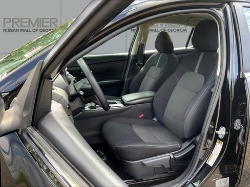Certified 2024 Nissan Sentra SV FWD image 22