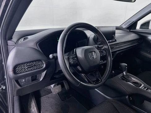Certified 2025 Honda HR-V Sport image 12