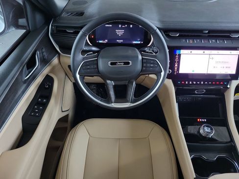 New 2026 Jeep Grand Cherokee Limited RWD image 12